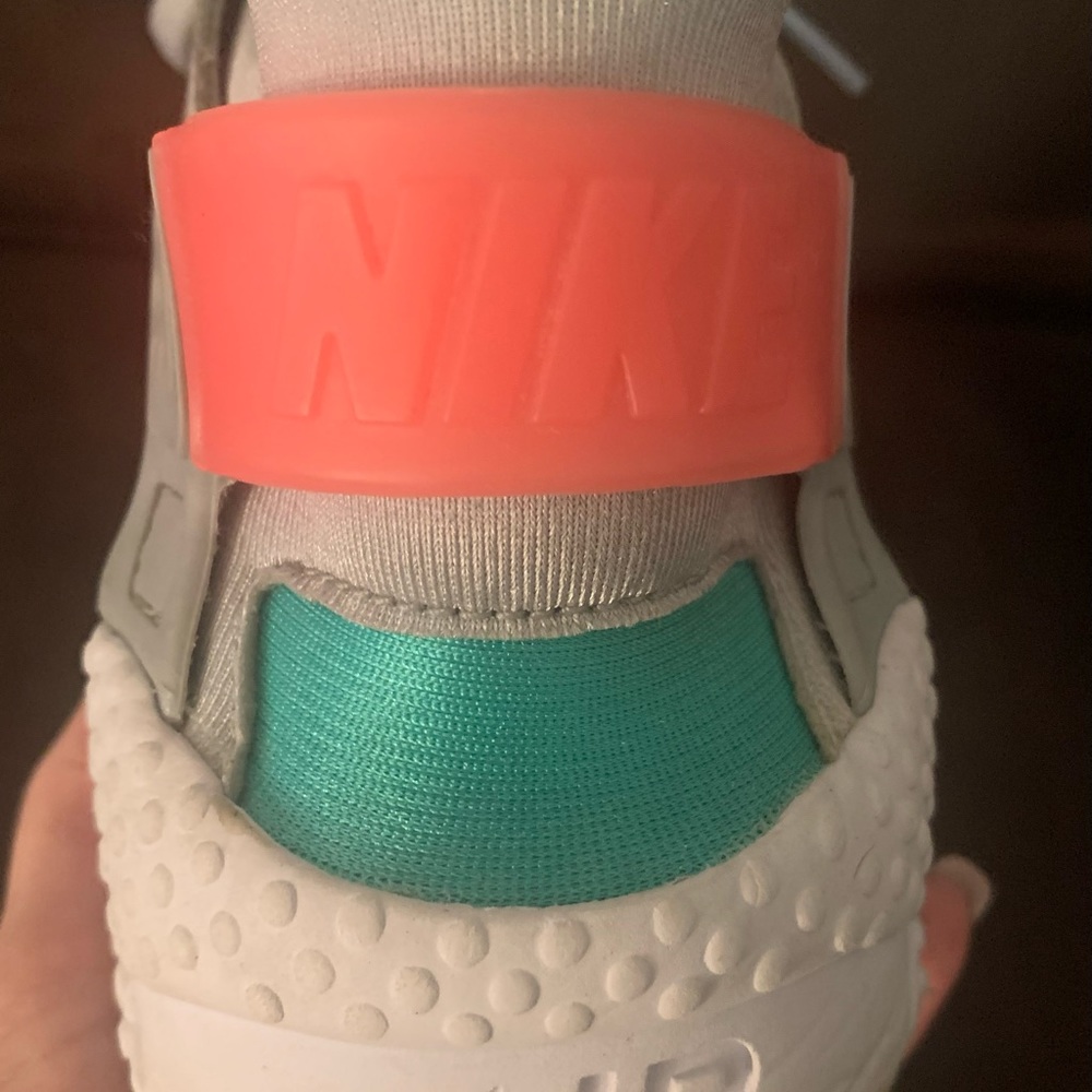 Nike Gray Athletic Shoes for Performance - Picture 3 of 7
